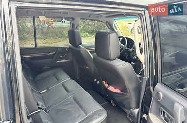 Внедорожник / Кроссовер Mitsubishi Pajero Wagon 2012 в 