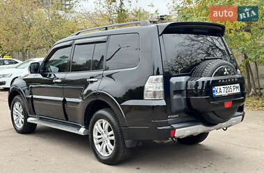 Внедорожник / Кроссовер Mitsubishi Pajero Wagon 2012 в 