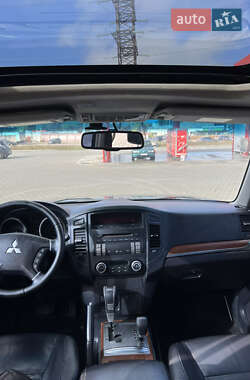Внедорожник / Кроссовер Mitsubishi Pajero Wagon 2007 в 