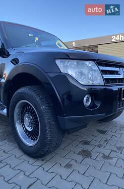 Позашляховик / Кросовер Mitsubishi Pajero Wagon 2008 в  фото 61 Позашляховик / Кросовер Mitsubishi Pajero Wagon 2008 в