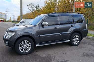 Внедорожник / Кроссовер Mitsubishi Pajero Wagon 2013 в Харькове