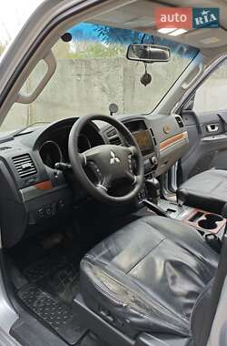 Позашляховик / Кросовер Mitsubishi Pajero Wagon 2008 в 
