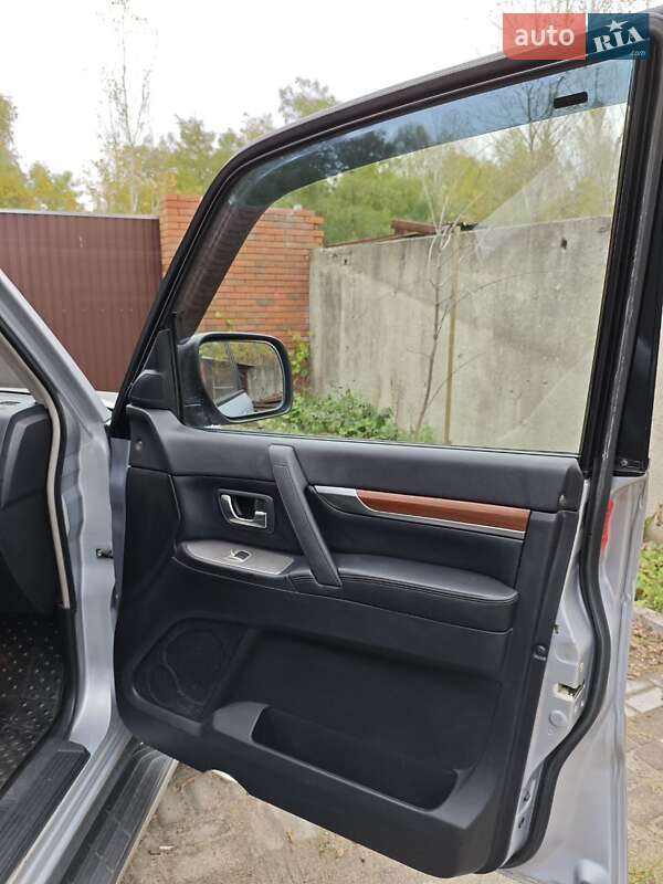 Внедорожник / Кроссовер Mitsubishi Pajero Wagon 2008 в Киеве