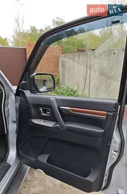Позашляховик / Кросовер Mitsubishi Pajero Wagon 2008 в 