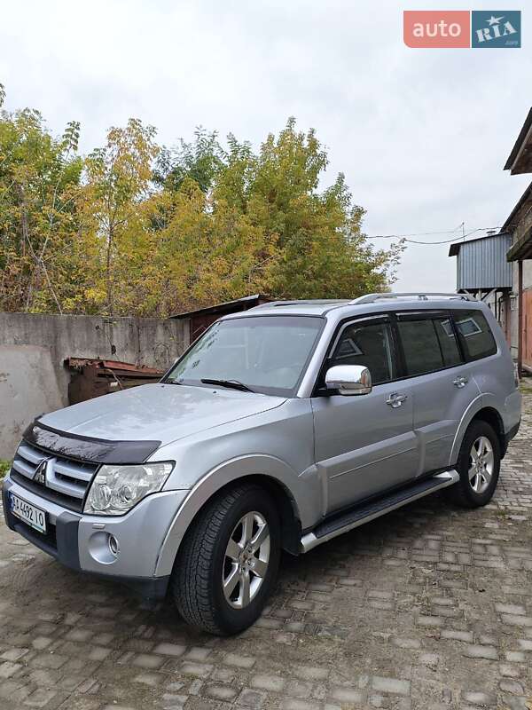 Внедорожник / Кроссовер Mitsubishi Pajero Wagon 2008 в Киеве