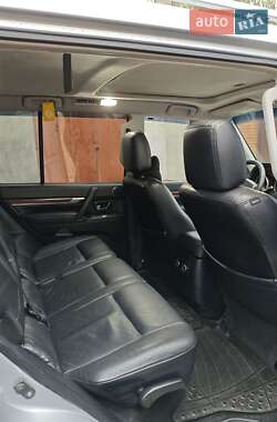 Позашляховик / Кросовер Mitsubishi Pajero Wagon 2008 в 
