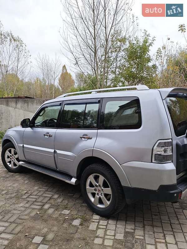 Внедорожник / Кроссовер Mitsubishi Pajero Wagon 2008 в Киеве