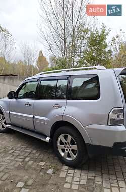 Позашляховик / Кросовер Mitsubishi Pajero Wagon 2008 в 