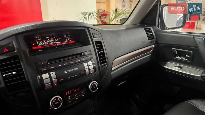 Позашляховик / Кросовер Mitsubishi Pajero Wagon 2012 в Ужгороді