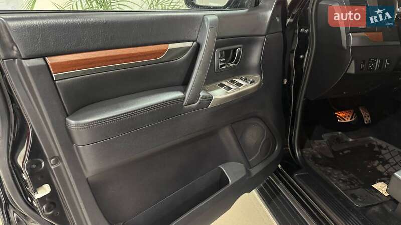 Позашляховик / Кросовер Mitsubishi Pajero Wagon 2012 в Ужгороді