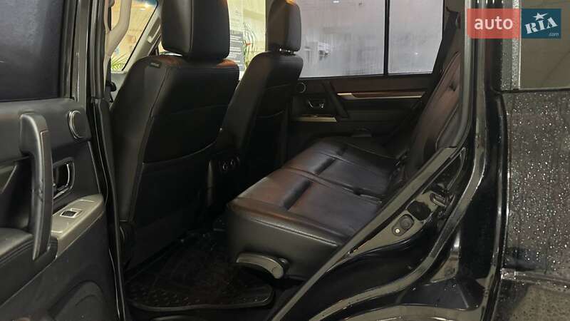 Позашляховик / Кросовер Mitsubishi Pajero Wagon 2012 в Ужгороді