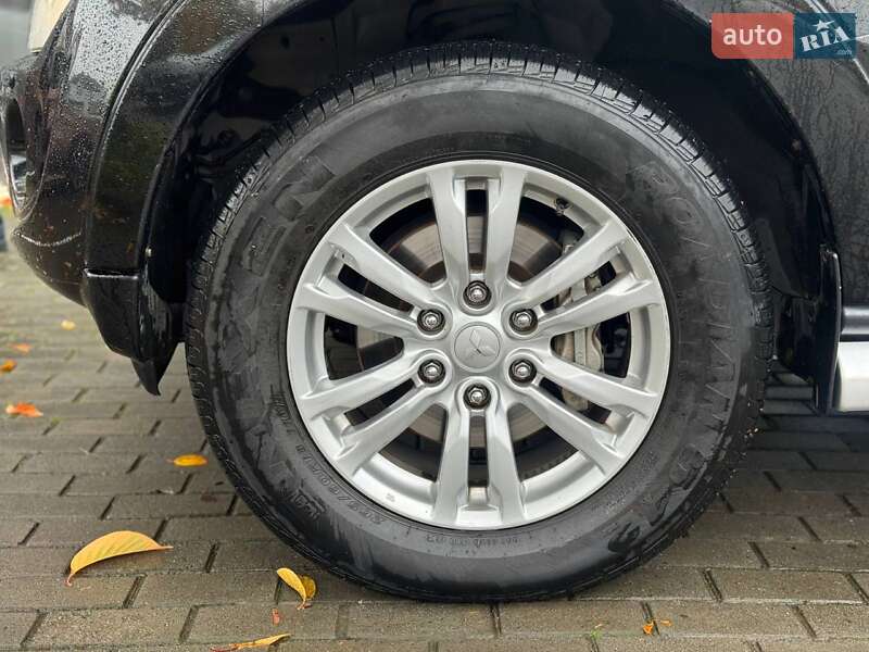 Позашляховик / Кросовер Mitsubishi Pajero Wagon 2012 в Ужгороді