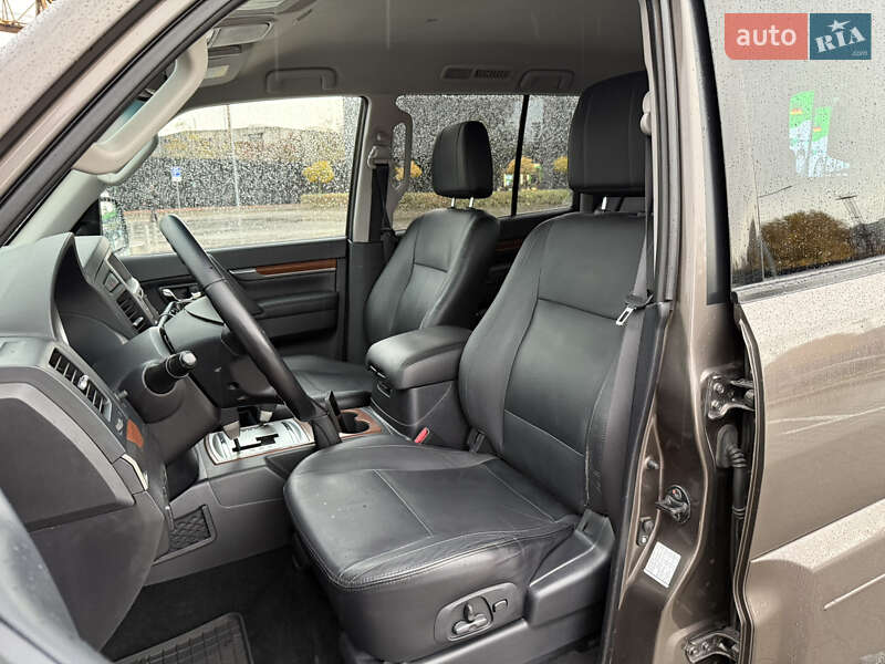 Позашляховик / Кросовер Mitsubishi Pajero Wagon 2010 в Києві