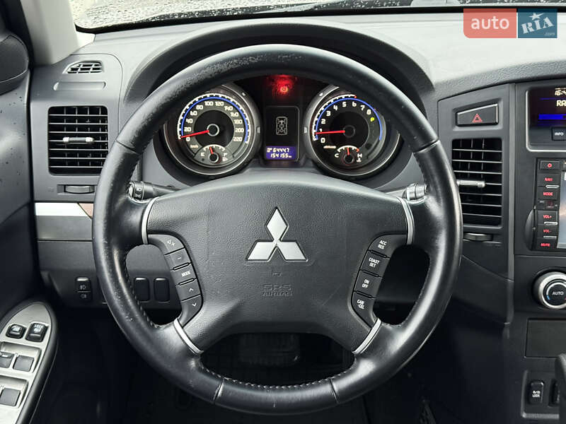 Позашляховик / Кросовер Mitsubishi Pajero Wagon 2010 в Києві