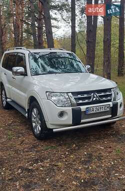 Внедорожник / Кроссовер Mitsubishi Pajero Wagon 2011 в 
