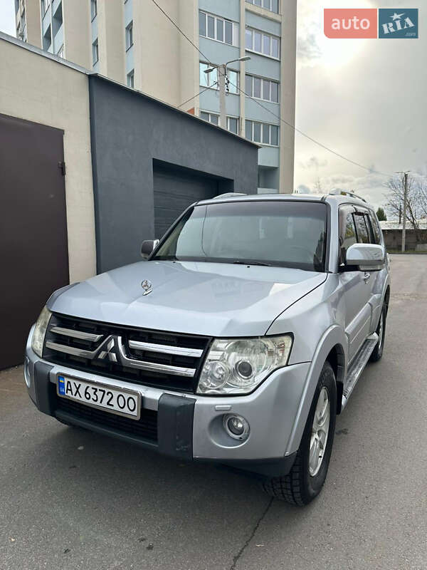 Внедорожник / Кроссовер Mitsubishi Pajero Wagon 2007 в Харькове фото 11 Внедорожник / Кроссовер Mitsubishi Pajero Wagon 2007 в Харькове