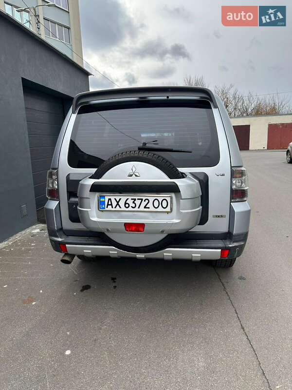 Внедорожник / Кроссовер Mitsubishi Pajero Wagon 2007 в Харькове фото 13 Внедорожник / Кроссовер Mitsubishi Pajero Wagon 2007 в Харькове
