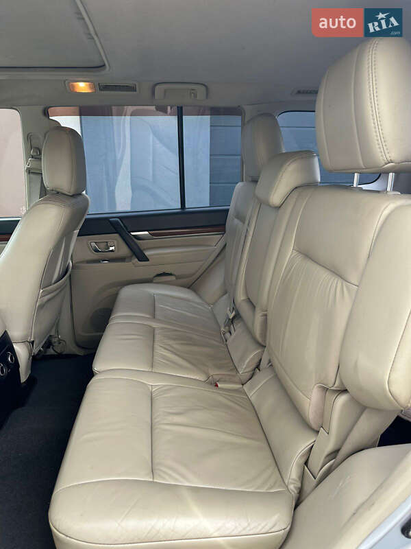 Внедорожник / Кроссовер Mitsubishi Pajero Wagon 2007 в Харькове фото 23 Внедорожник / Кроссовер Mitsubishi Pajero Wagon 2007 в Харькове