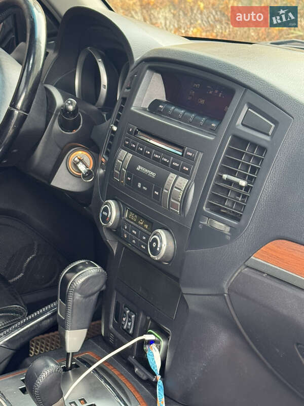 Внедорожник / Кроссовер Mitsubishi Pajero Wagon 2008 в Ивано-Франковске фото 25 Внедорожник / Кроссовер Mitsubishi Pajero Wagon 2008 в Ивано-Франковске