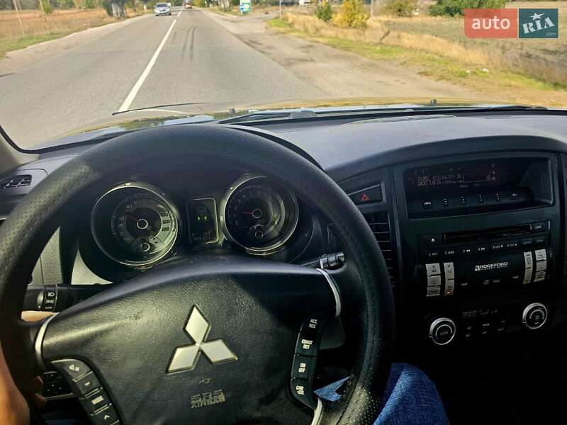 Внедорожник / Кроссовер Mitsubishi Pajero Wagon 2009 в Днепре фото 4 Внедорожник / Кроссовер Mitsubishi Pajero Wagon 2009 в Днепре