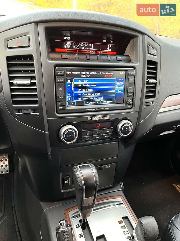 Позашляховик / Кросовер Mitsubishi Pajero Wagon 2011 в Кам'янському