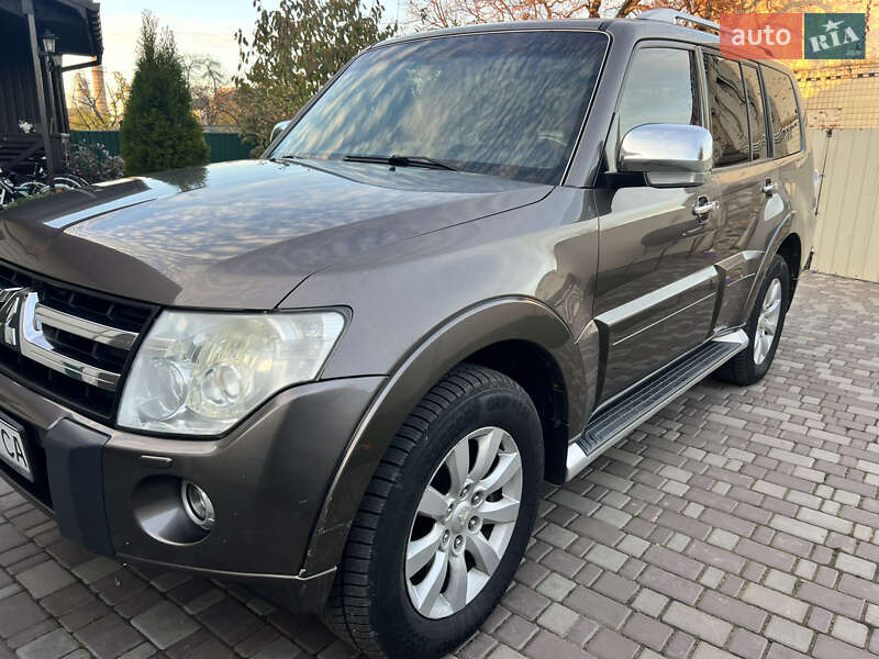 Внедорожник / Кроссовер Mitsubishi Pajero Wagon 2011 в Андрушевке