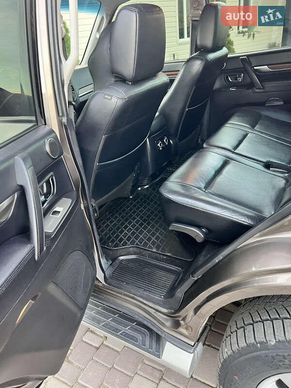 Внедорожник / Кроссовер Mitsubishi Pajero Wagon 2011 в Андрушевке