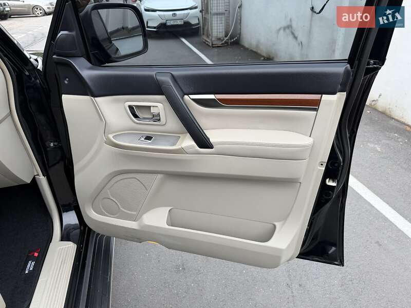 Внедорожник / Кроссовер Mitsubishi Pajero Wagon 2009 в Днепре фото 15 Внедорожник / Кроссовер Mitsubishi Pajero Wagon 2009 в Днепре