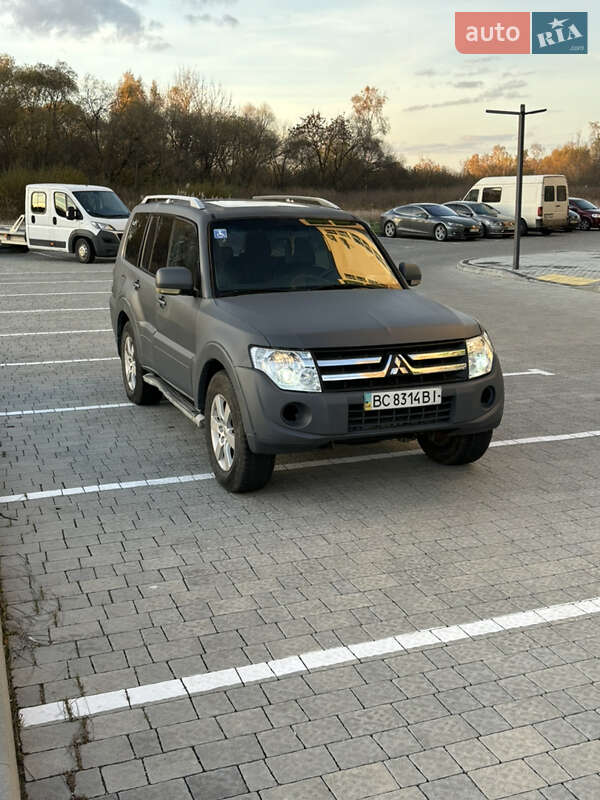 Позашляховик / Кросовер Mitsubishi Pajero Wagon 2008 в Львові