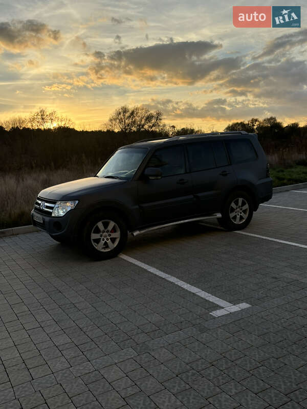 Позашляховик / Кросовер Mitsubishi Pajero Wagon 2008 в Львові