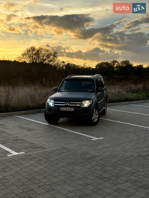 Позашляховик / Кросовер Mitsubishi Pajero Wagon 2008 в Львові