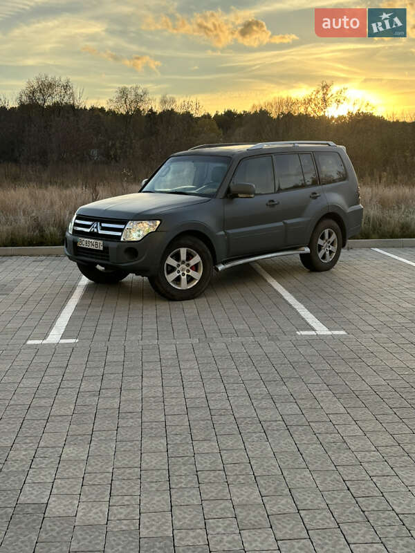 Позашляховик / Кросовер Mitsubishi Pajero Wagon 2008 в Львові