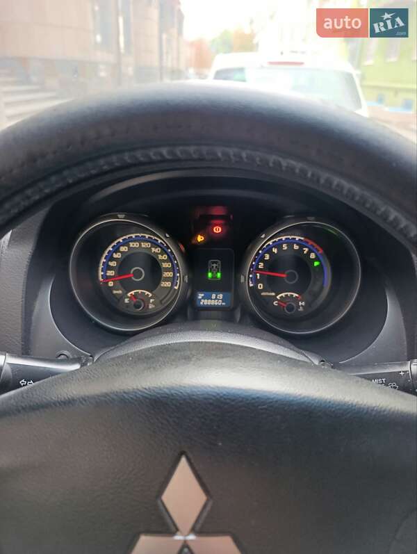 Внедорожник / Кроссовер Mitsubishi Pajero Wagon 2010 в Одессе фото 12 Внедорожник / Кроссовер Mitsubishi Pajero Wagon 2010 в Одессе