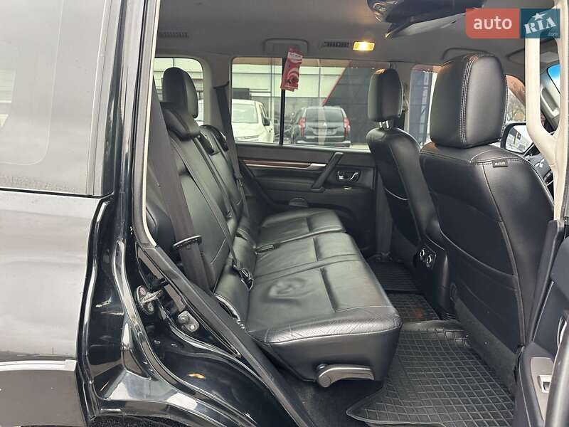 Позашляховик / Кросовер Mitsubishi Pajero Wagon 2008 в Києві