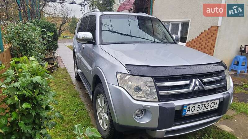 Внедорожник / Кроссовер Mitsubishi Pajero Wagon 2006 в Ужгороде