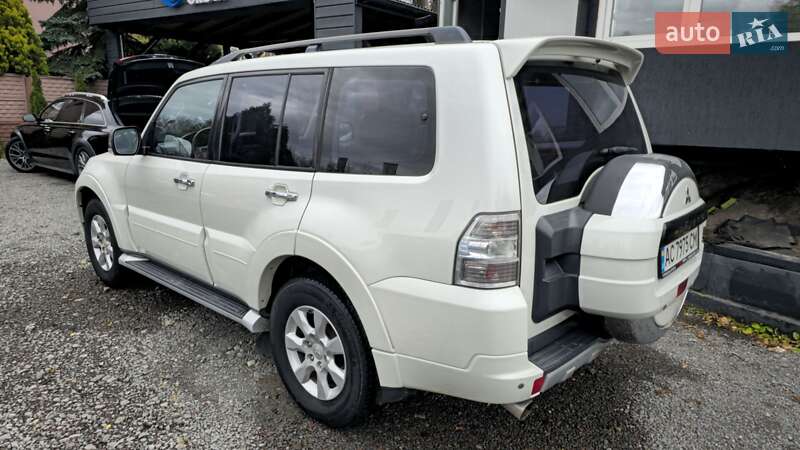 Внедорожник / Кроссовер Mitsubishi Pajero Wagon 2013 в Львове фото 8 Внедорожник / Кроссовер Mitsubishi Pajero Wagon 2013 в Львове