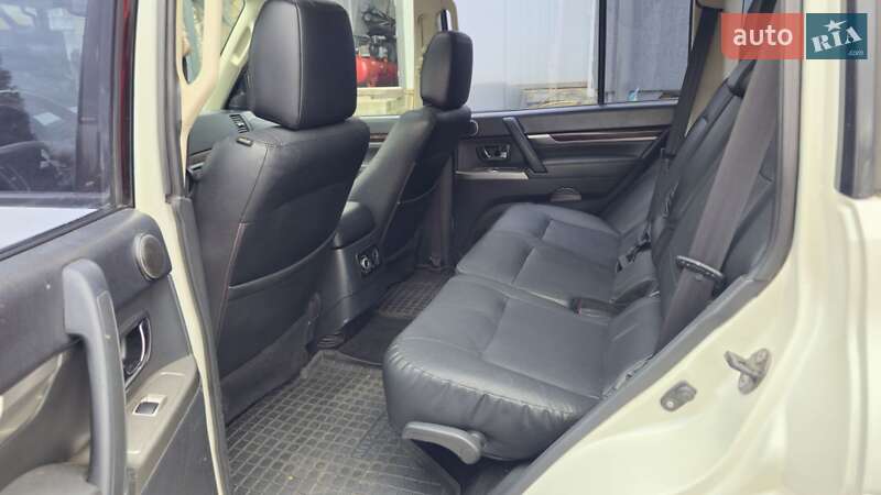 Внедорожник / Кроссовер Mitsubishi Pajero Wagon 2013 в Львове фото 10 Внедорожник / Кроссовер Mitsubishi Pajero Wagon 2013 в Львове