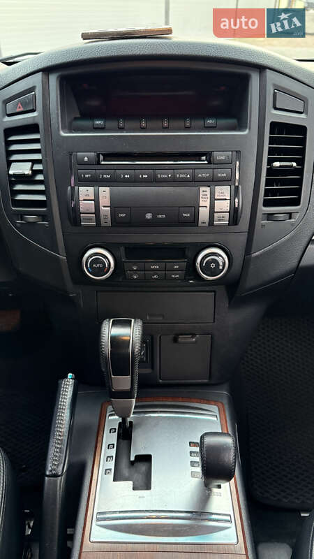 Позашляховик / Кросовер Mitsubishi Pajero Wagon 2008 в Києві фото 16 Позашляховик / Кросовер Mitsubishi Pajero Wagon 2008 в Києві