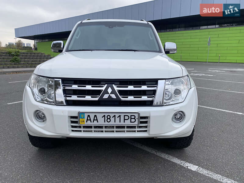 Позашляховик / Кросовер Mitsubishi Pajero Wagon 2012 в Києві