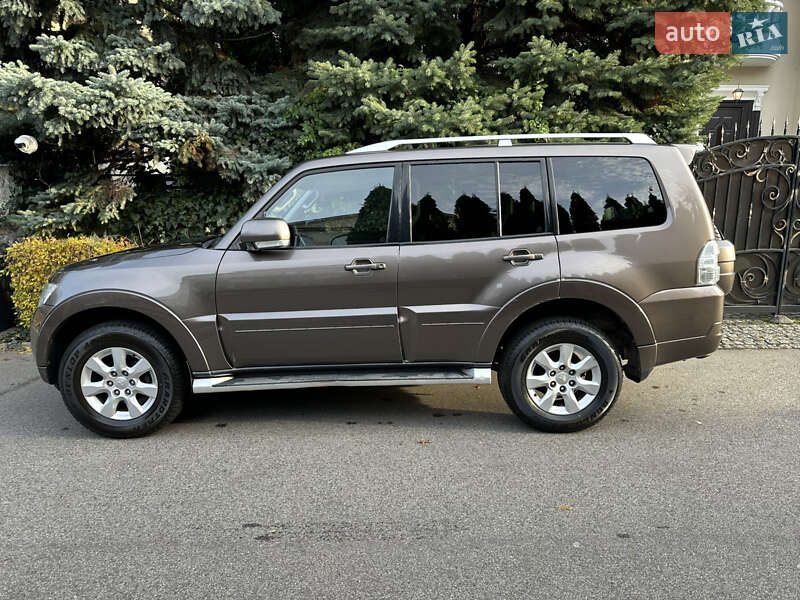 Позашляховик / Кросовер Mitsubishi Pajero Wagon 2010 в Києві фото 2 Позашляховик / Кросовер Mitsubishi Pajero Wagon 2010 в Києві