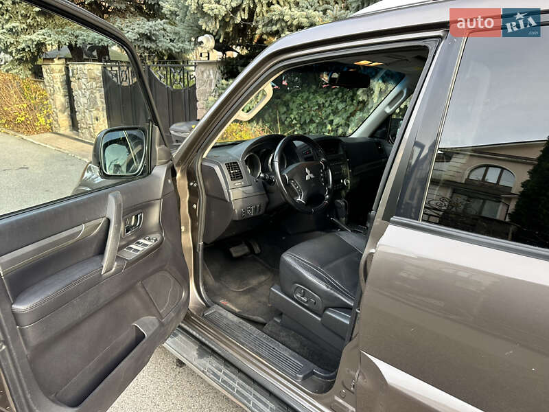 Позашляховик / Кросовер Mitsubishi Pajero Wagon 2010 в Києві фото 7 Позашляховик / Кросовер Mitsubishi Pajero Wagon 2010 в Києві