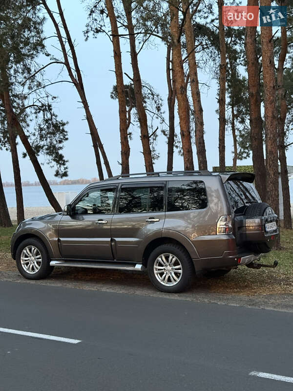 Позашляховик / Кросовер Mitsubishi Pajero Wagon 2013 в Черкасах фото 2 Позашляховик / Кросовер Mitsubishi Pajero Wagon 2013 в Черкасах