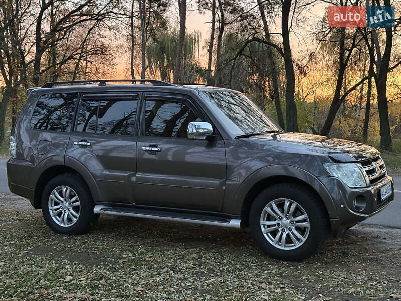 Позашляховик / Кросовер Mitsubishi Pajero Wagon 2013 в Черкасах фото 10 Позашляховик / Кросовер Mitsubishi Pajero Wagon 2013 в Черкасах