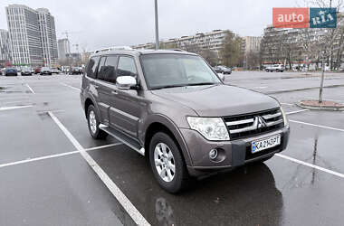 Позашляховик / Кросовер Mitsubishi Pajero Wagon 2010 в Києві