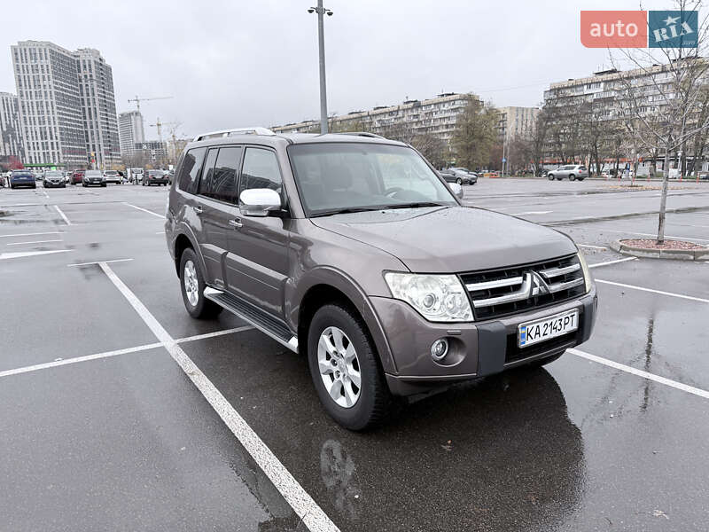 Mitsubishi Pajero Wagon 2010 Mitsubishi Pajero Wagon 2010