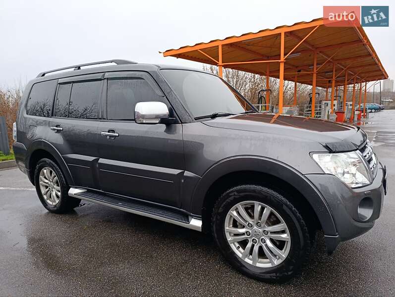 Позашляховик / Кросовер Mitsubishi Pajero Wagon 2013 в Харкові
