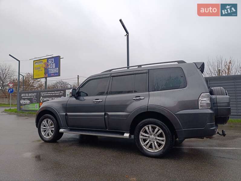 Позашляховик / Кросовер Mitsubishi Pajero Wagon 2013 в Харкові