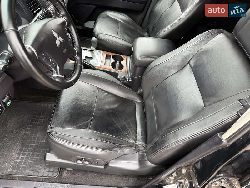 Внедорожник / Кроссовер Mitsubishi Pajero Wagon 2007 в Кременчуге фото 10 Внедорожник / Кроссовер Mitsubishi Pajero Wagon 2007 в Кременчуге
