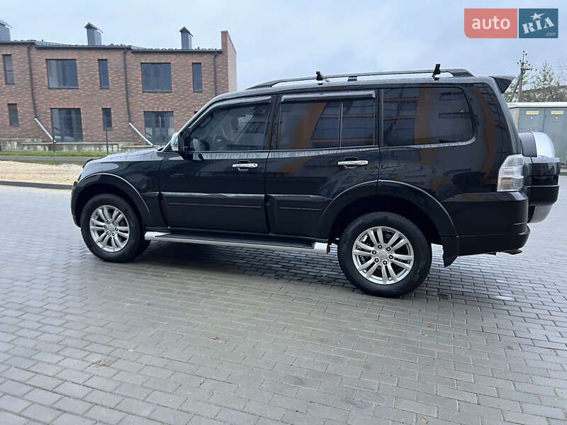 Внедорожник / Кроссовер Mitsubishi Pajero Wagon 2012 в Виннице