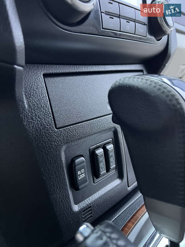 Внедорожник / Кроссовер Mitsubishi Pajero Wagon 2012 в Виннице